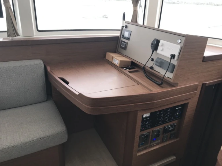 Location bateau San Teodoro pas cher Lagoon 42