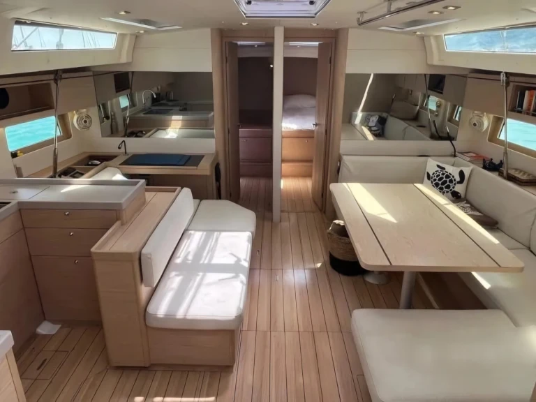 Louer Voilier avec ou sans skipper Bénéteau à Vlychó