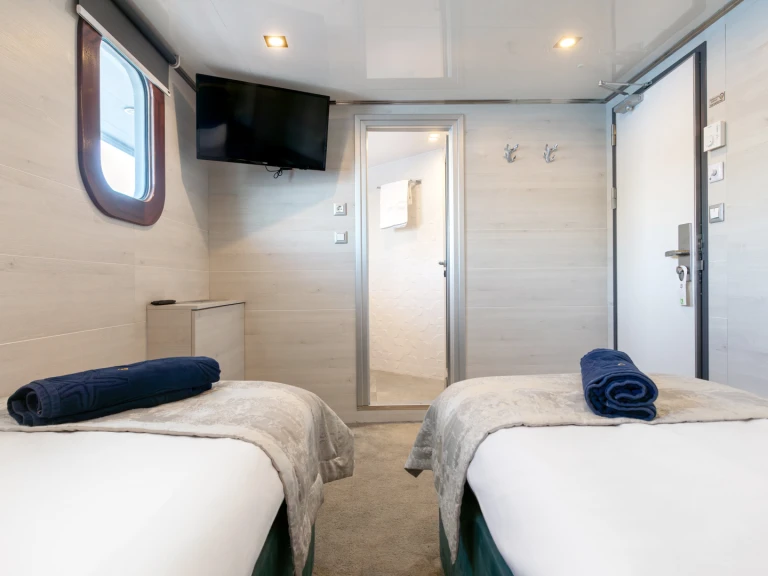 Louez un  Motoryacht Yolo à Split