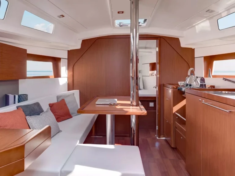 Location bateau Bénéteau Oceanis 35 à Furnari sur Samboat