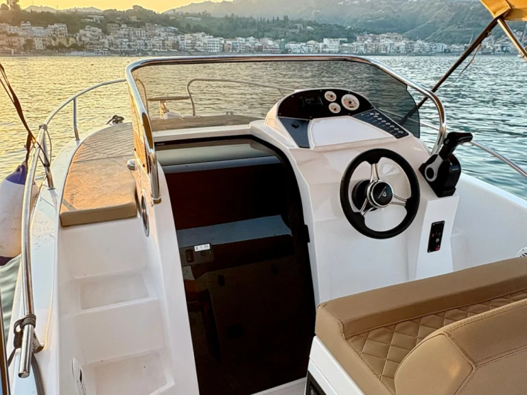 Location bateau Giardini-Naxos pas cher 21 Sun