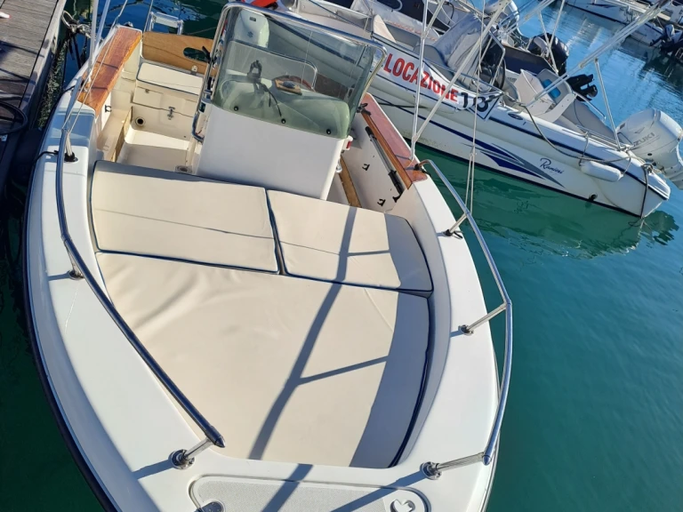 Louez un Ranieri Azzura à La Spezia