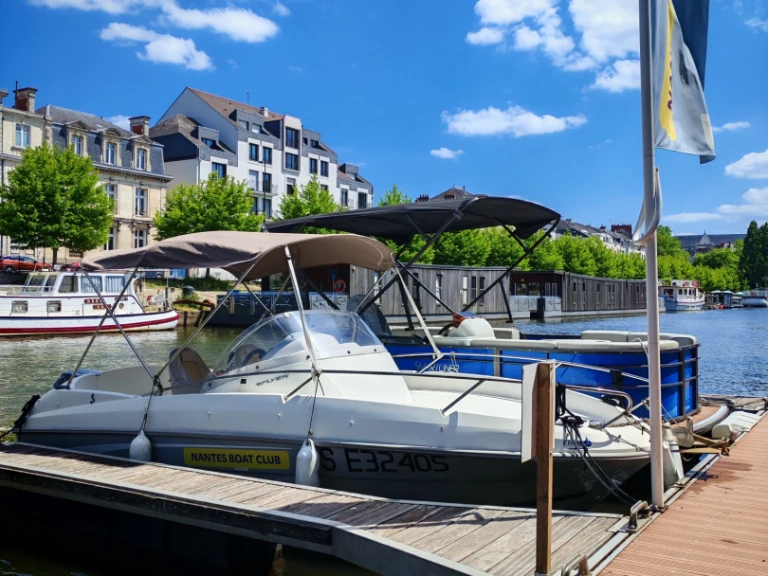 Location Bateau à moteur Bénéteau avec permis