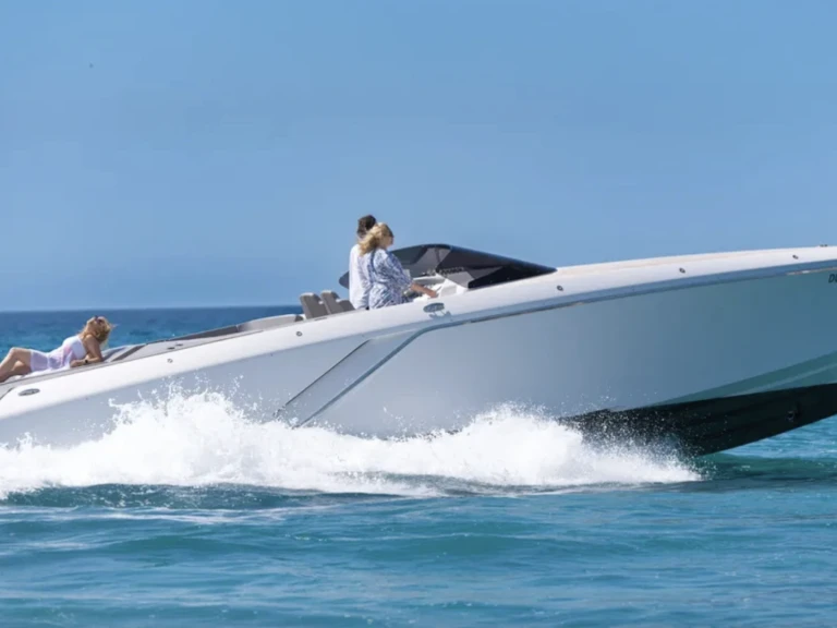 Louez un Frausher Ghost à Santa Eulària des Riu