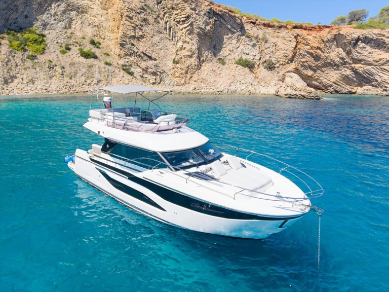 Prestige Yachts F49 a louer à Santa Eulària des Riu