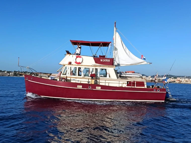 Location bateau Grand-Banks-36 GRAND BANKS à Cannes sur Samboat