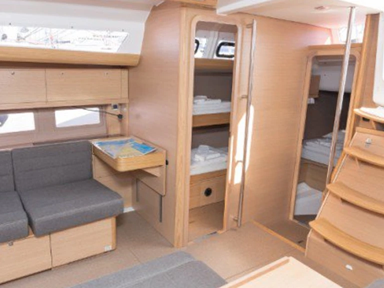 Dufour Dufour 512 Grand Large a louer à Golfo Aranci