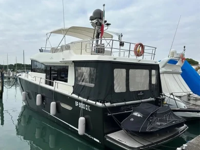Location bateau Cannigione pas cher Cranchi Eco Trawler 53 LD