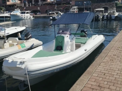 Boat rental Magnus Magnus 8 mt in San Teodoro on Samboat