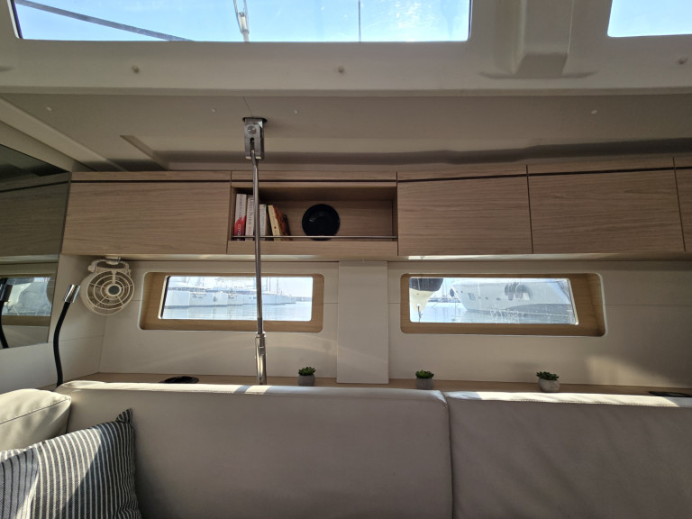 Louez un Bénéteau Oceanis 51.1 à Álimos