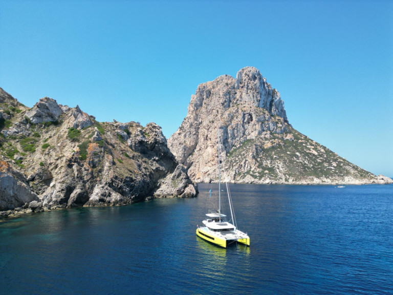 Location Catamaran à Santa Eulària des Riu - Lagoon Lagoon 55 (NEW 2025) + crew / 8 guests