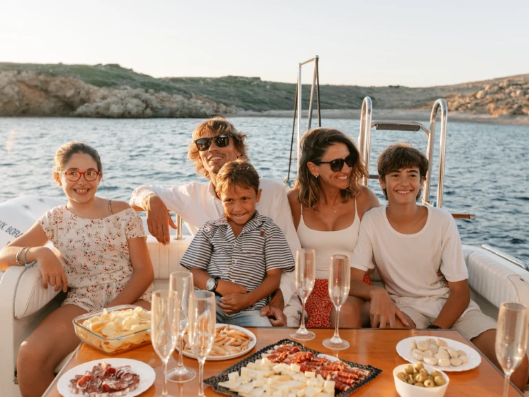 Location Bateau à moteur Fairline avec permis