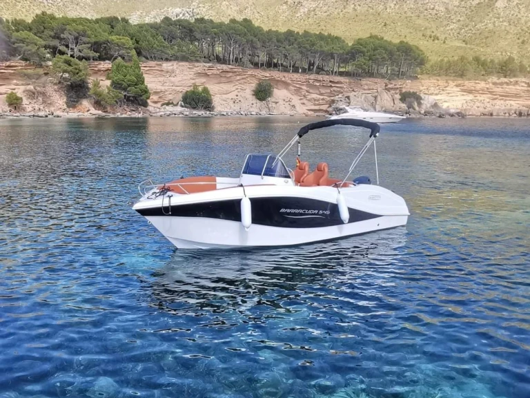 Bateau à moteur à louer à Club Nàutic Ca'n Picafort au meilleur prix