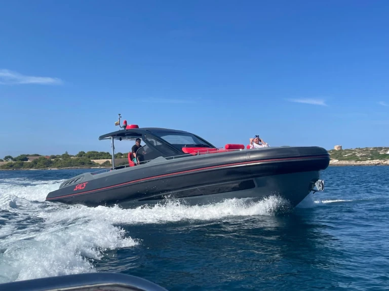 Location Bateau à moteur à Beaulieu-sur-Mer - Sacs Rebel 47 Open