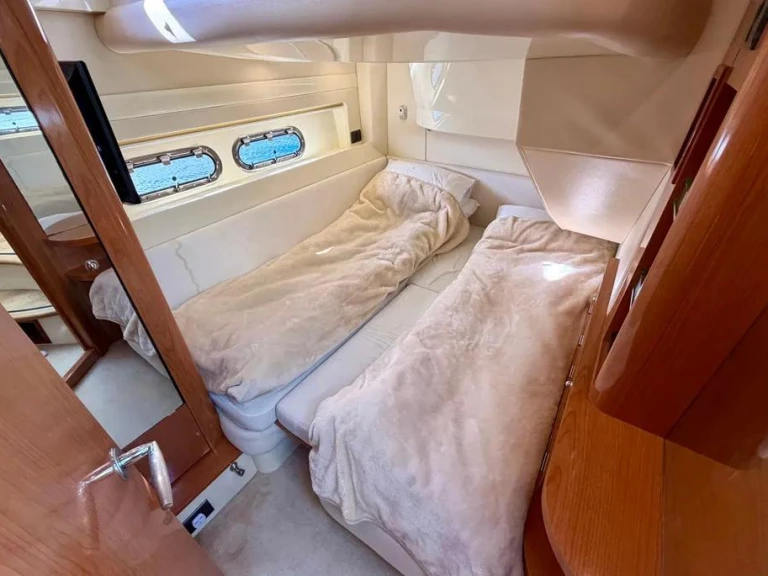 Location à Antibes - Sealine F425  sur SamBoat