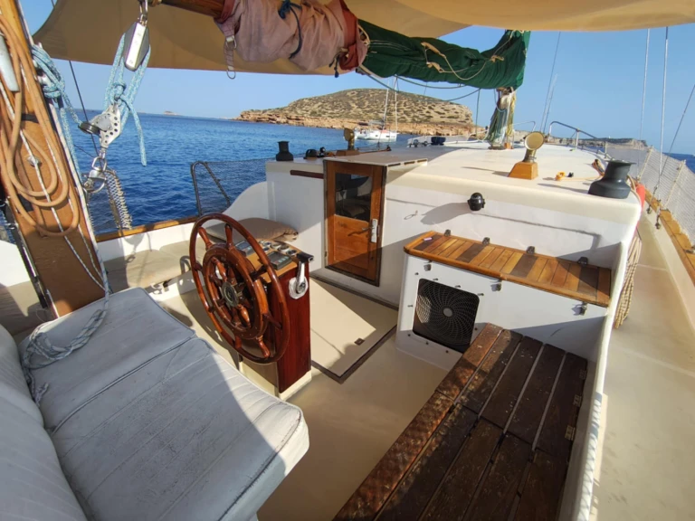 Voilier à louer à Sant Antoni de Portmany au meilleur prix