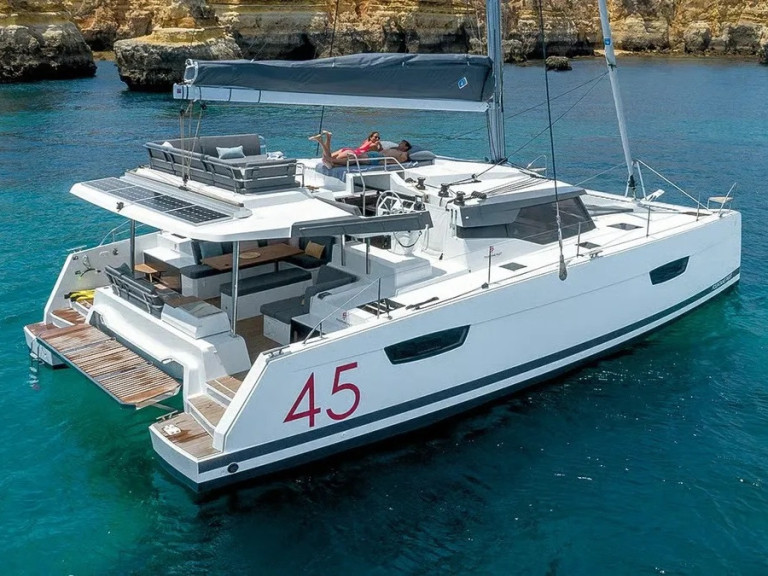 Location Catamaran Fountaine Pajot avec permis