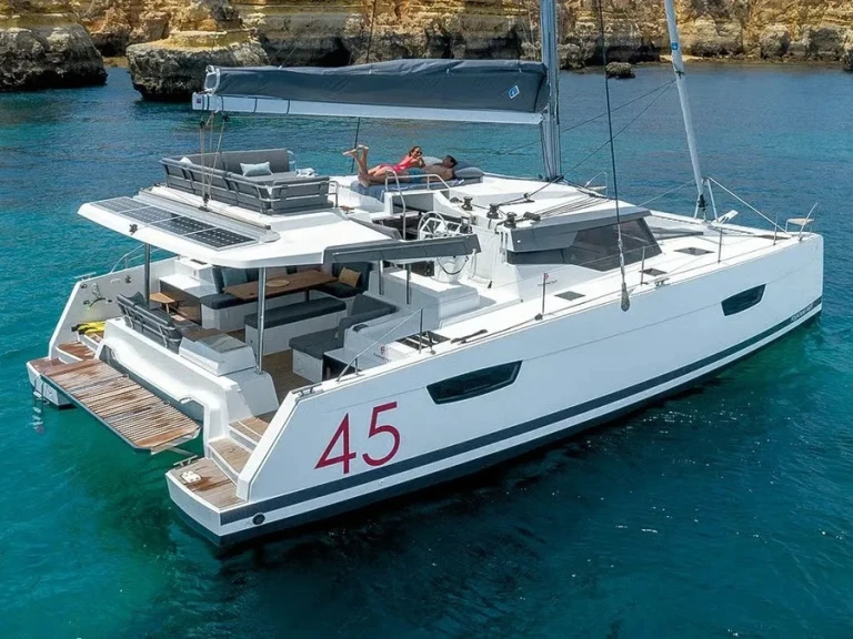 Location Catamaran Fountaine Pajot avec permis
