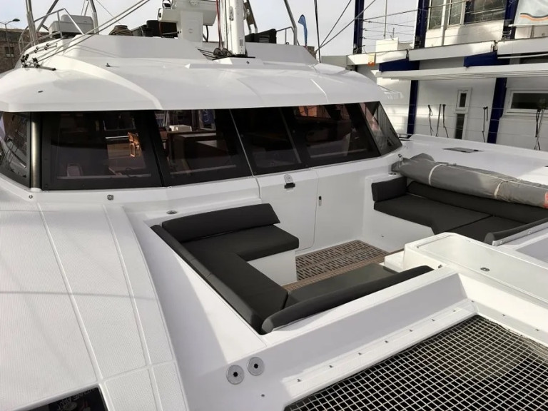 Louer Catamaran avec ou sans skipper Fountaine Pajot à Cogolin