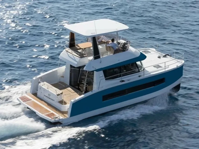 Louer Bateau à moteur avec ou sans skipper Fountaine Pajot à Cogolin
