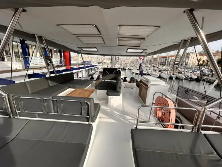 Fountaine Pajot Samana 59 a louer à Cogolin