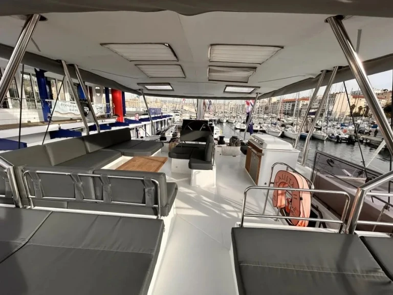 Fountaine Pajot Samana 59 a louer à Cogolin