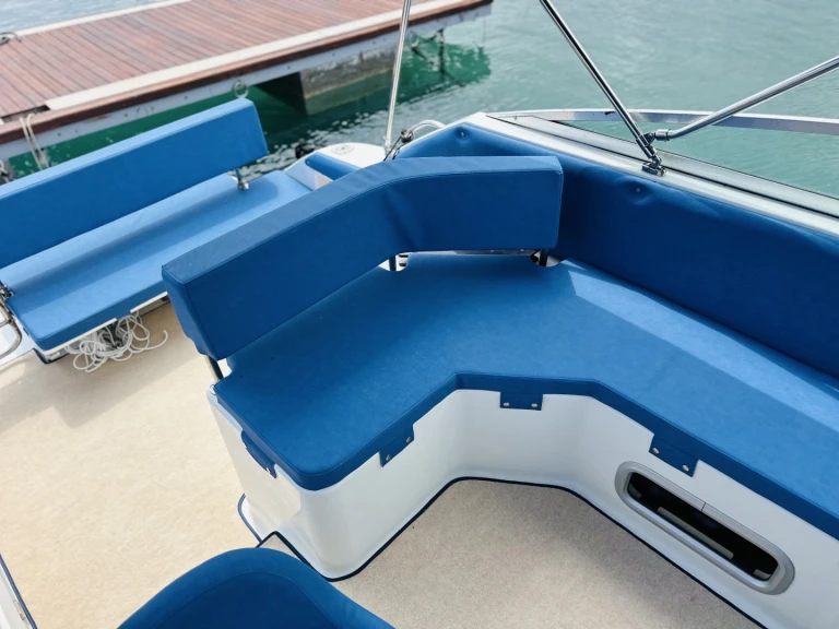 Louer Bateau à moteur avec ou sans skipper Celebrity à Giardini-Naxos