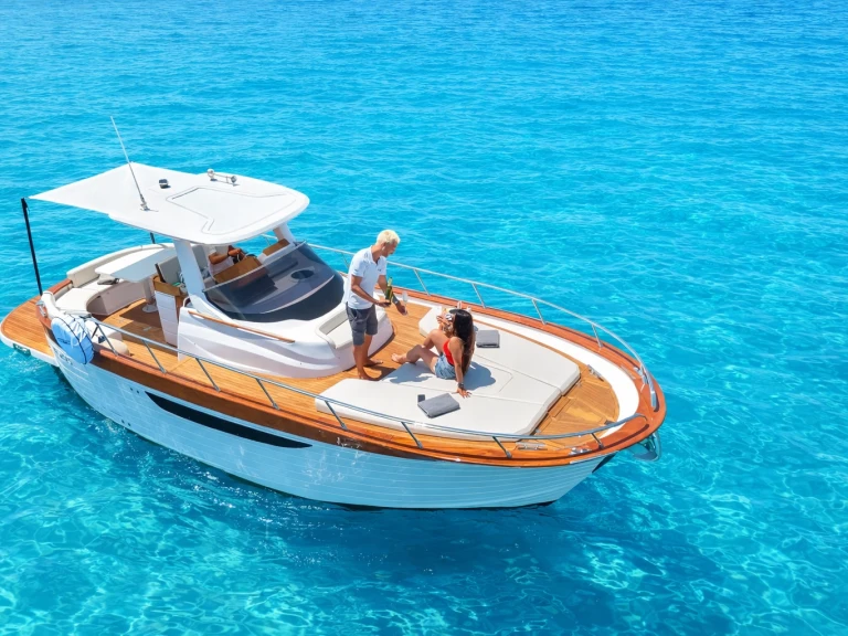 Mimi Libeccio 9.5 a louer à Cagliari