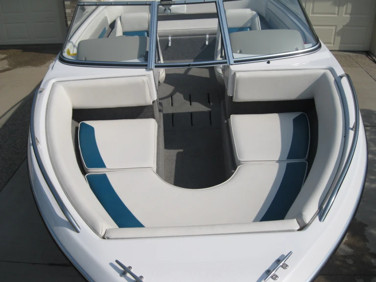 Location Bateau à moteur Four Winns avec permis