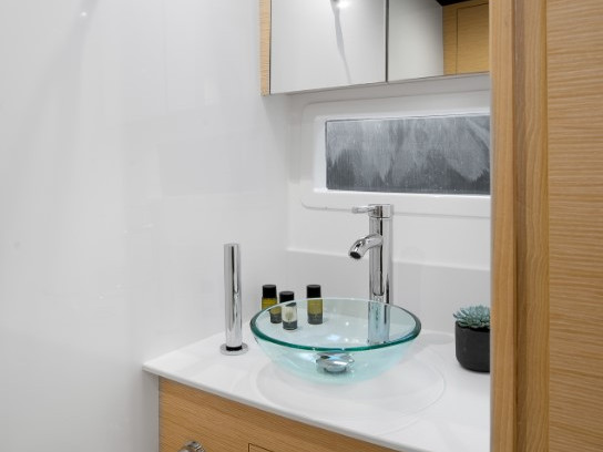 Louez un Dufour Dufour 48 CAT à Álimos