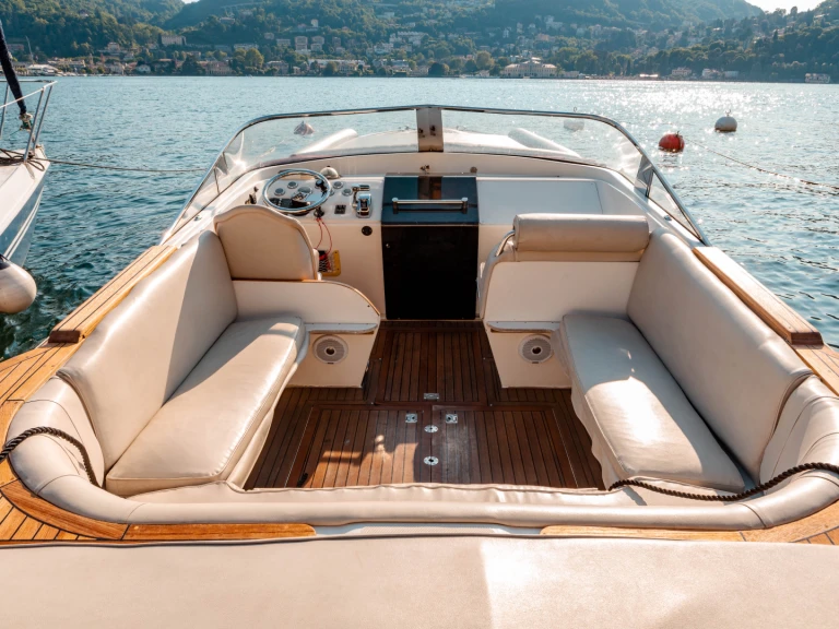 Location Bateau à moteur Panzanini avec permis