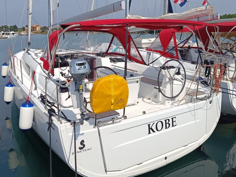 Location bateau Bénéteau Oceanis 40.1 à Pomer sur Samboat