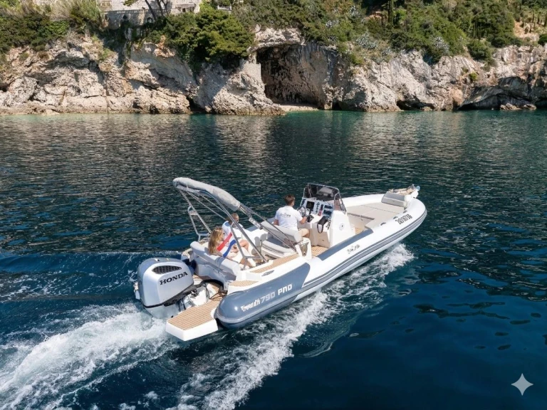 Location Semi-rigide à Dubrovnik - Marlin Boat Dynamic 790 pro