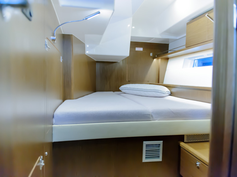 Location à Néa Péramos - Bavaria Bavaria C57 sur SamBoat