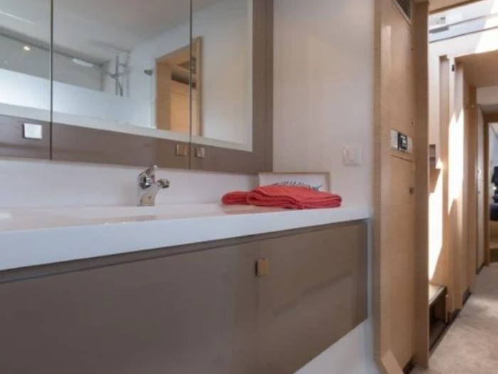 Fountaine Pajot Saona 47 a louer à Toúrlos