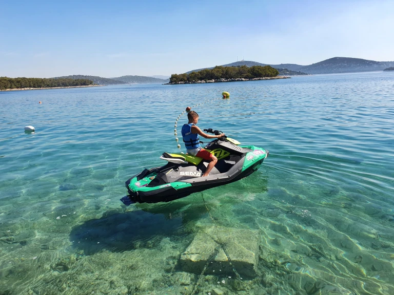 Location bateau Jezera pas cher Spark