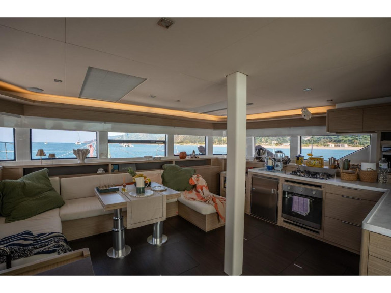 Louer Catamaran avec ou sans skipper Lagoon à Salerne