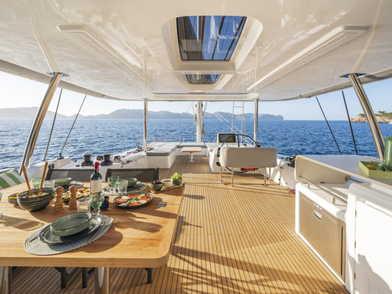 Location à Olbia - Lagoon Lagoon 60 sur SamBoat