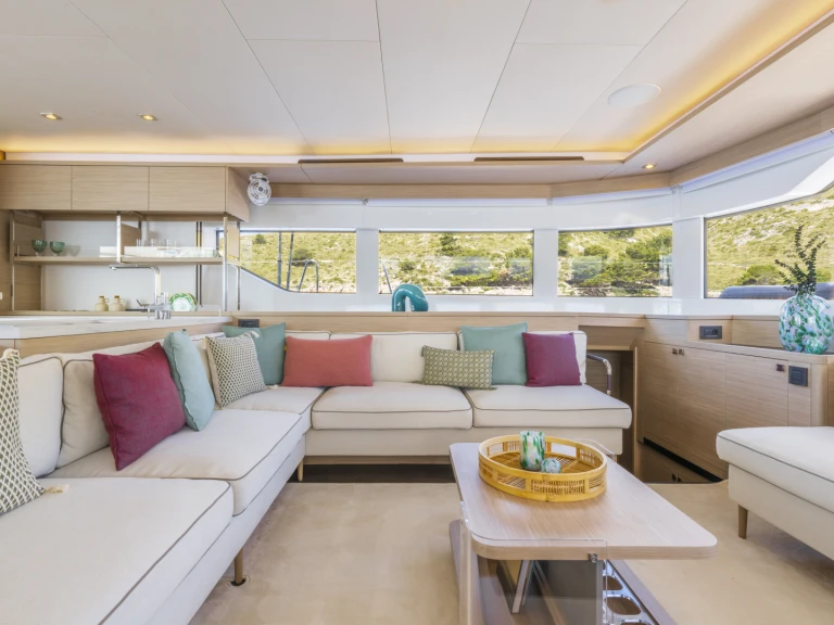 Catamaran à louer à Capo d'Orlando au meilleur prix