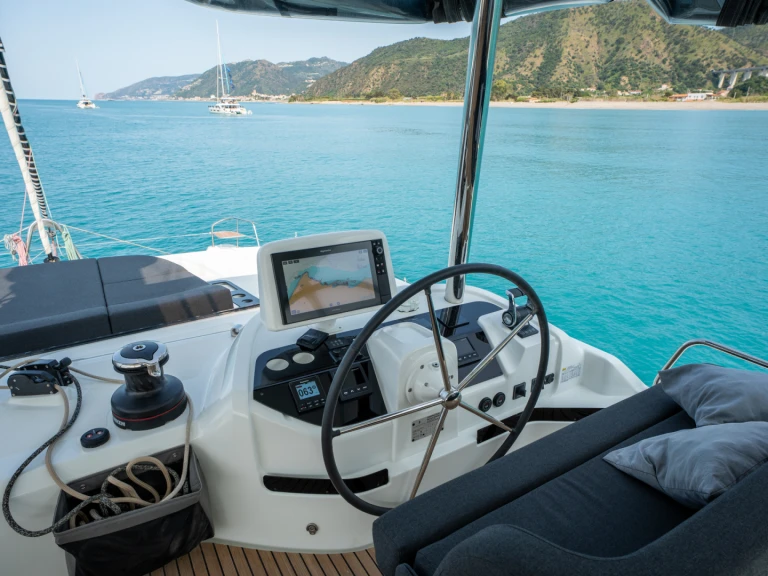 Catamaran à louer à Castellammare del Golfo au meilleur prix