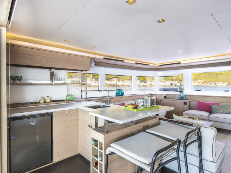 Location bateau Lagoon Lagoon 60 à Salerne sur Samboat