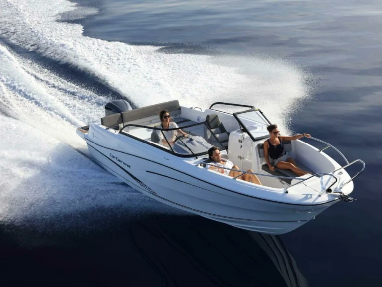 Bateau à moteur à louer à Sciez au meilleur prix