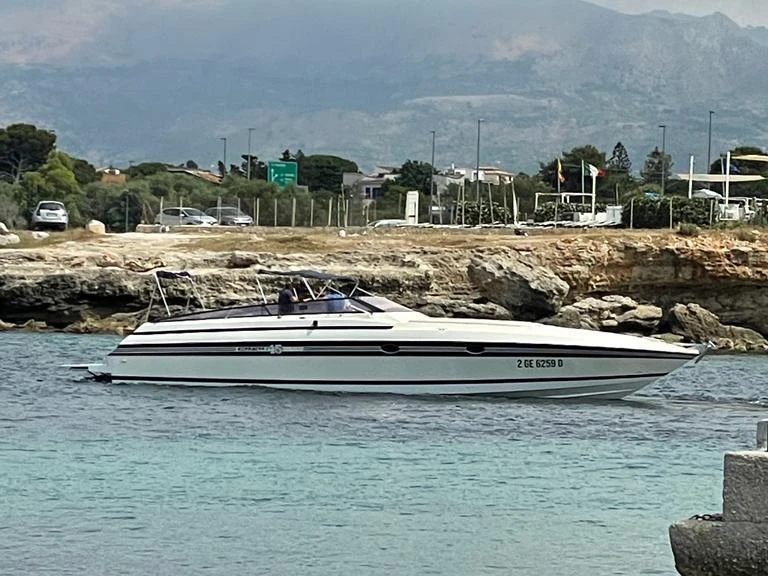 Location Bateau à moteur à District de Lugano - Cherokee Yachts  Cherokee Yachts 45