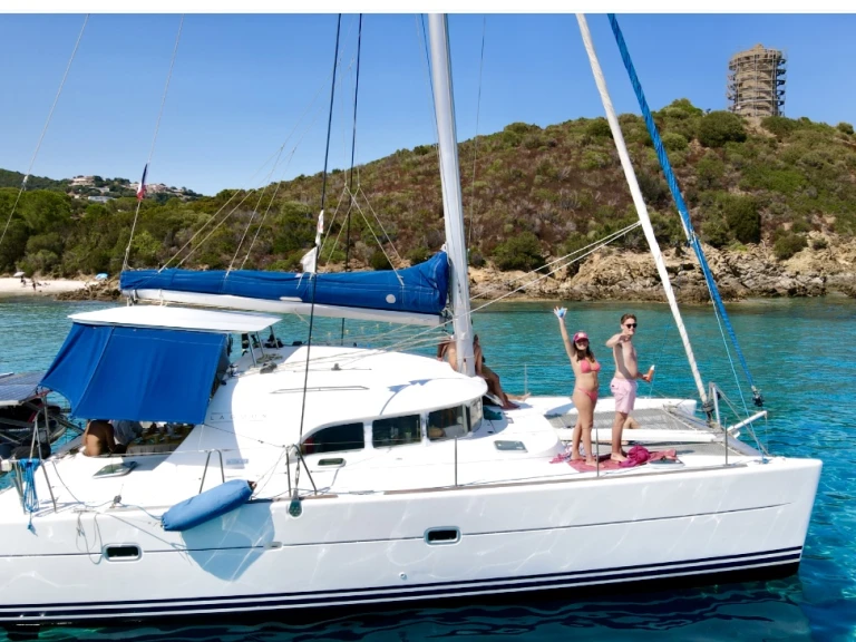 Location bateau Porto-Vecchio pas cher Lagoon 380