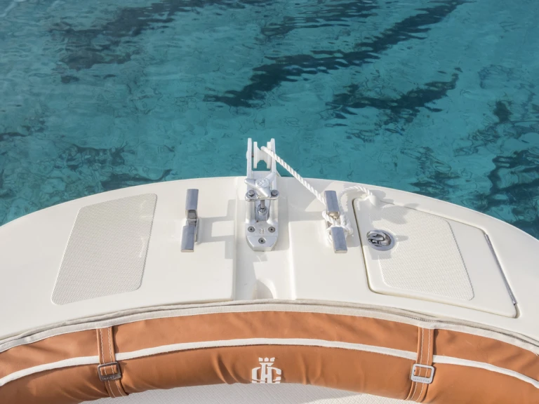 Louez un Invictus  190FX à Fornells