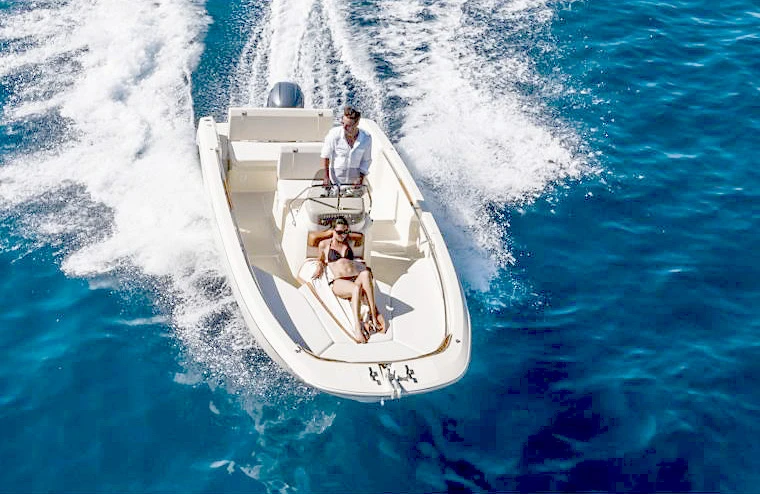 Location Bateau à moteur à Fornells - Invictus  190FX