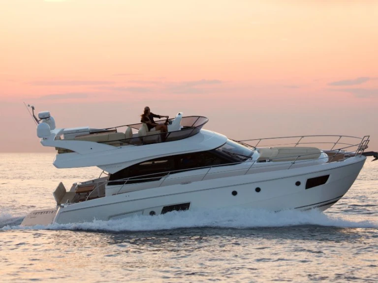 Location Yacht à Podstrana - Bavaria Virtess 420 Fly