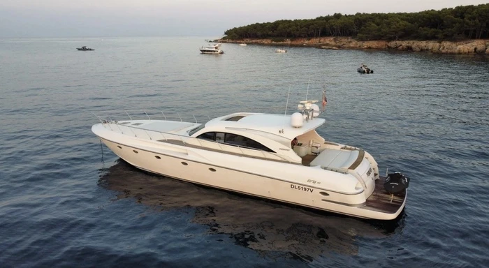 Location bateau Rizzardi 73 à Saint-Tropez sur Samboat