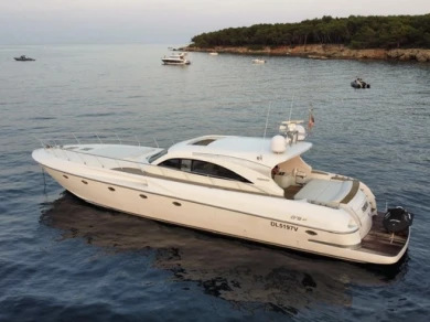 Alquiler de embarcaciones Rizzardi 73 enSaint-Tropez en Samboat