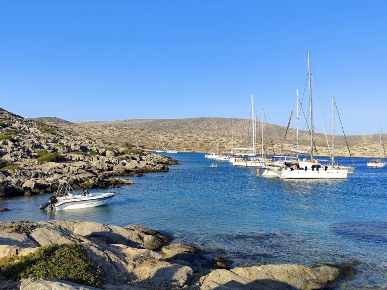Bateau à moteur à louer à Káto Goúves au meilleur prix